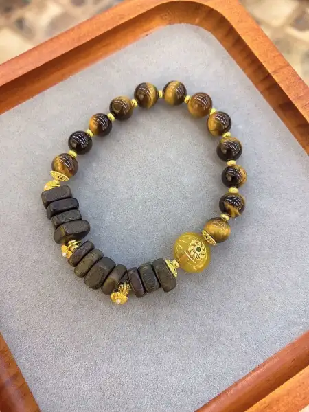Tiger's eye sandalwood bracelet Tiger's eye sandalwood bracelet
